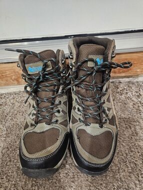 Denali Men's Brown Hiking Boots with Blue Accents Size 9